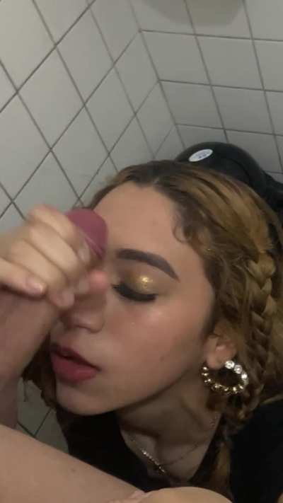 Would you cum on the face of an angel? 😇
