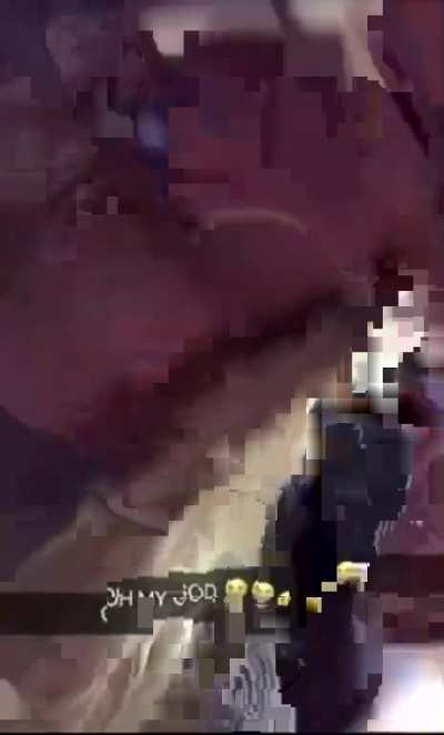 yolda arabası bozulan karıyı ferrarisiyle alıp evine götürüp siken tassaklı dayı