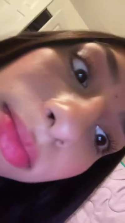 gorgeous tiktok slutt with perfect soles!!!