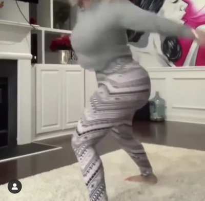It&rsquo;s lovely Mimi kiss my ass