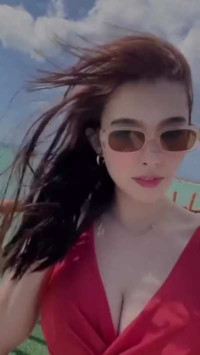 Analyn Barro