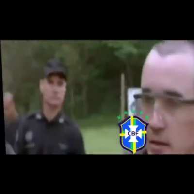 Atirando com o meu fuzil fica f&aacute;cil 