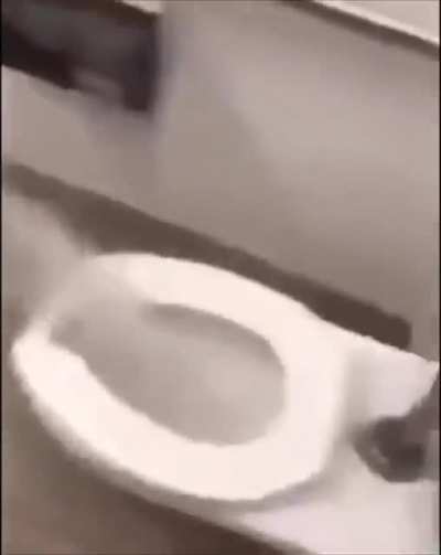 "Eu n&atilde;o sou encanador mas acho que tem algo errado aqui"