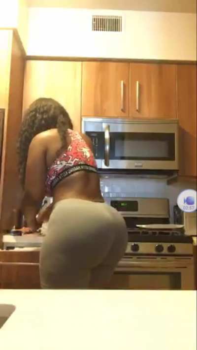 You can tell she the wifey type too