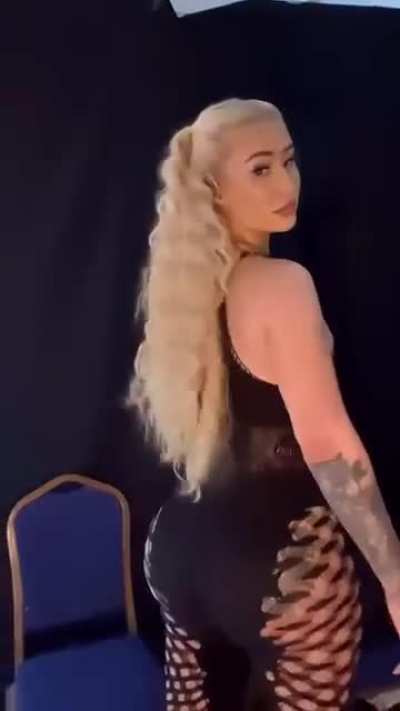 Iggy azalea Q.O.S&spades;️