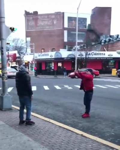 This is what street fights should be like