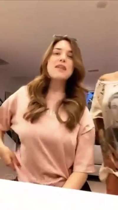 On her friend&rsquo;s IG Live
