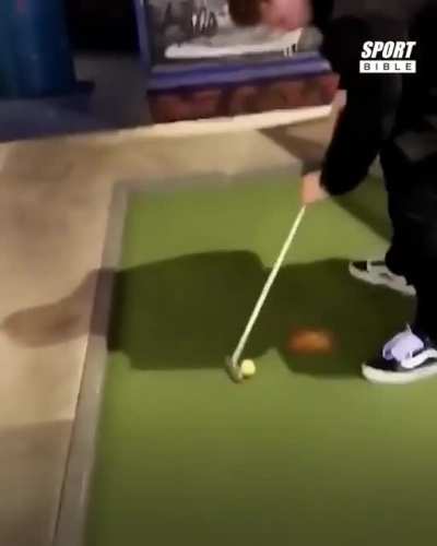 Lad just can't make a putt 😂
