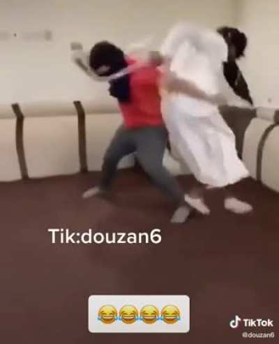 في المكوى مباشرا 😂😂😅