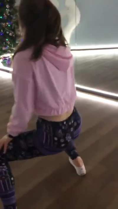 Twerk queen, Lexxuess LA babe petite