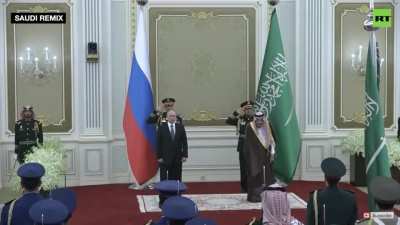 Putin listens to the Saudi&rsquo;s rendition of the Russian anthem