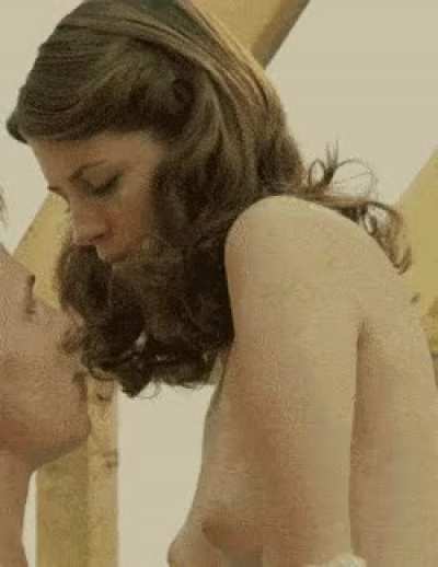 Mischa Barton in Closing the Ring (2007)