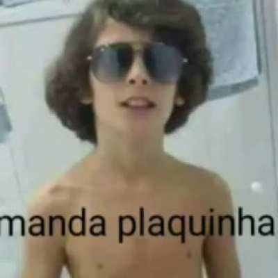 Algu&eacute;m explica o pq dessa noia de plaquinha