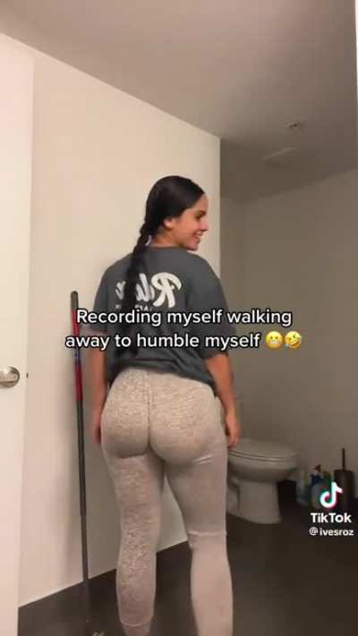 Walking 🍑