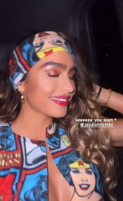 Wearing Wonder Woman outfit while in Chicago| IG August 2023