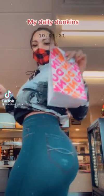 ass was jiggling in jeans