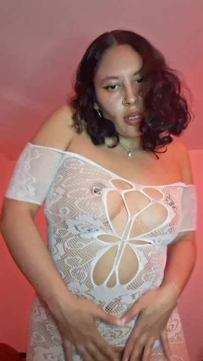 is anyone actually into chubby latina's with a mummy tummy