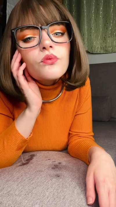 Fuck my throat and make a mess of my makeup