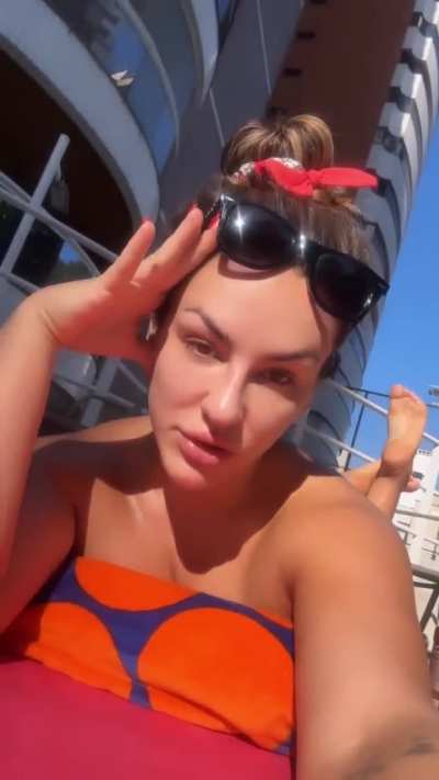 K&eacute;fera Buchmann pezinhos lindos