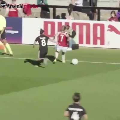 Throwback to Dani&euml;lle van de Donk's double nutmeg 🔥