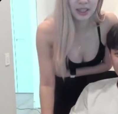 Leena&rsquo;s been looking real thicc on stream 👀