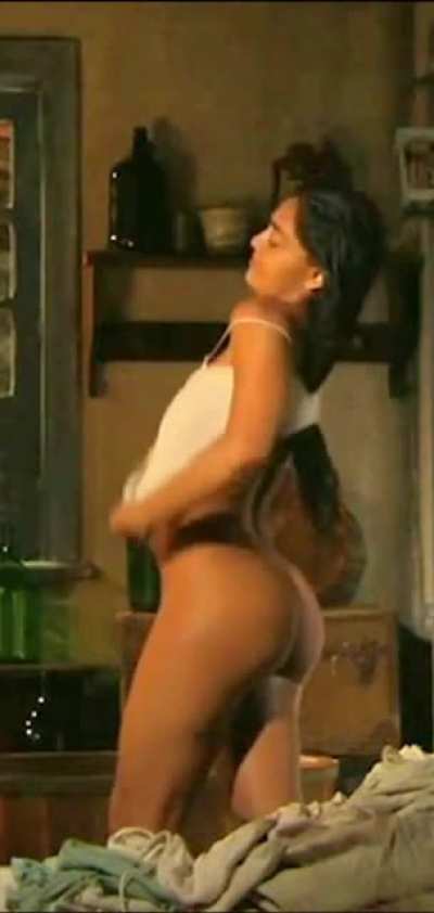 Juliana Paes in &ldquo;Gabriela&rdquo; (Mobile Crop)