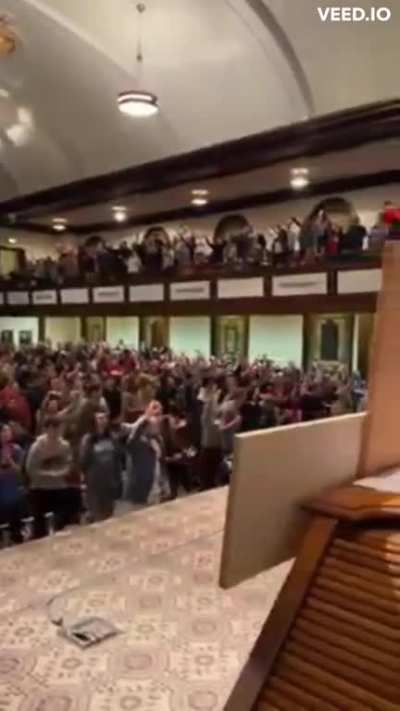 The spontanous revival at Asbury University is now in its third week (non-stop).