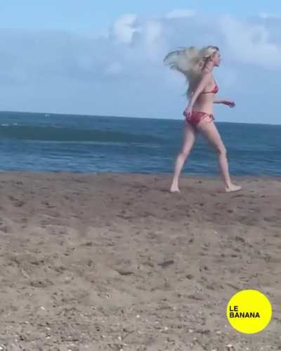 #Spotted! Anya 🏄&zwj;♀️ This is how #Christmas is happening @anyataylorjoy in #Jos&eacute;Ignacio, #Uruguay 🇺