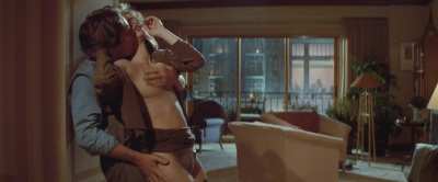 Jeanne Tripplehorn's roughly handled plots in Basic Instinct (4K release)