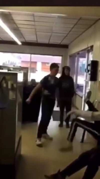 I don&rsquo;t think she&rsquo;s gonna date him