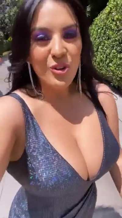 Chequen esas tetas