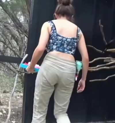 Maya's nice tight 🍑