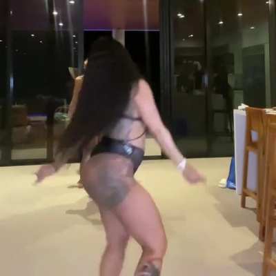 🎂