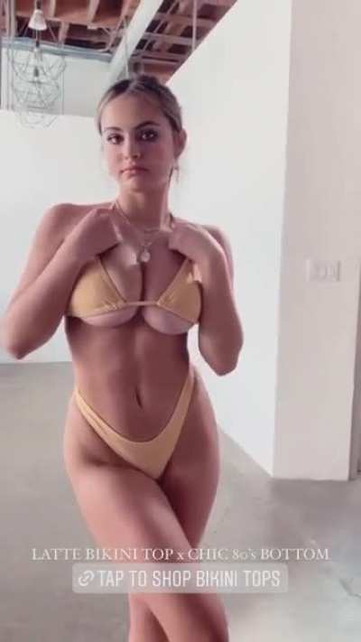 Sara Bella, not only is she sexy, but just has such a naturally astonishing beauty that makes me melt & blows my mind. I think a lot of the Boutine girls are gorgeous. But i think a small selection of them are literal goddess’s. Sara is one of them. I