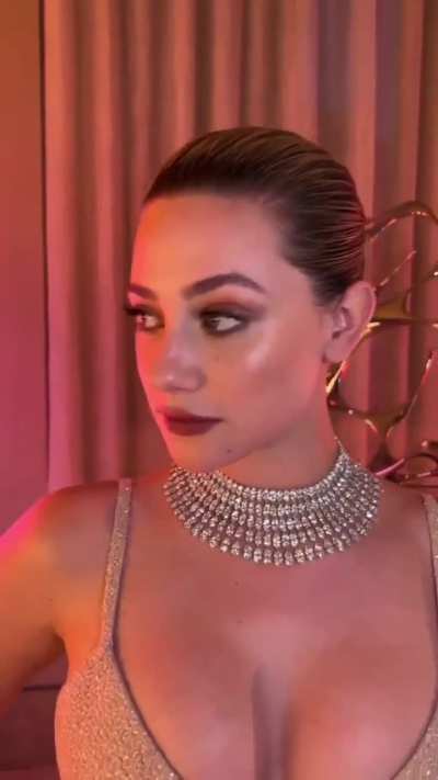 Lili Reinhart