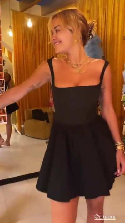 Rita trying on a new dress | July 2023 