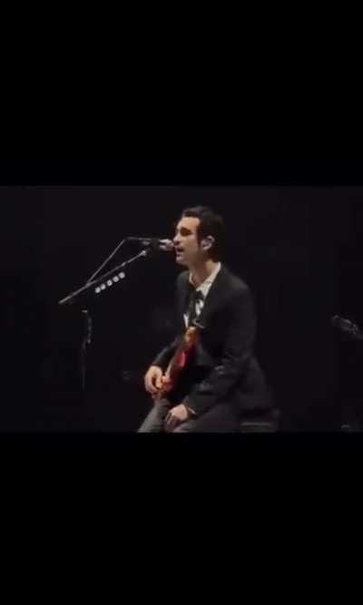 Matty &ldquo;can&rsquo;t sing&rdquo; Healy