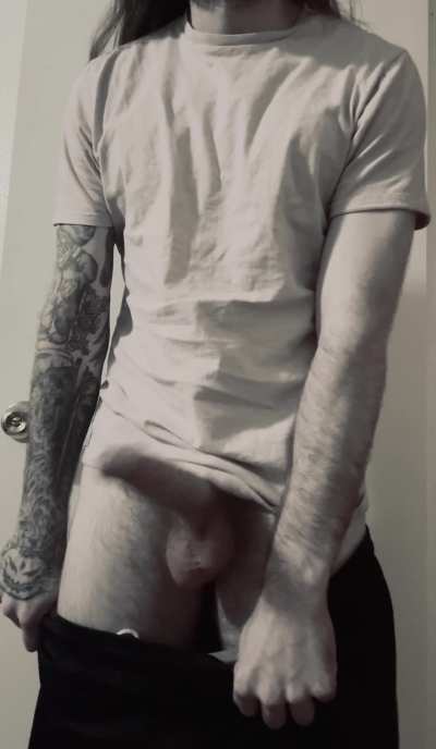 Ladies, you deserve a big fat cock to cum on. Dm me and let&rsquo;s make it happen .😈