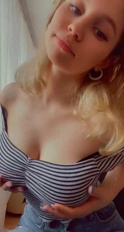 Fuckdoll material?