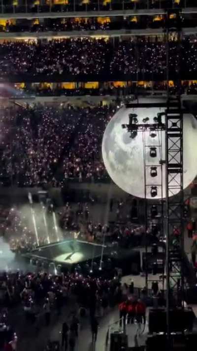 Look at that stadium!!!