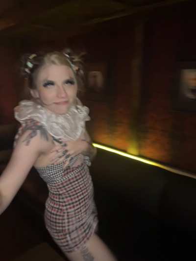 Flashing these lil titties at beetle house <3