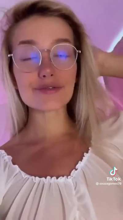 👀