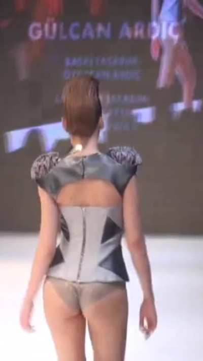Serenay Sarıkaya