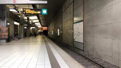 Frankfurt U-Bahn u4 Line operating 2 U5 50m units