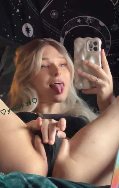 Does anybody else think she&rsquo;s cute and sexy?