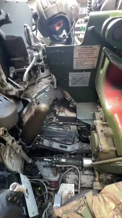 Ua Pov "92nd Separate Assault Brigade of the AFU loads a "Kombat" ATGM into the barrel of their T-64BM2. First recorded use of this Ukrainian designed and produced tandem-charge missile."