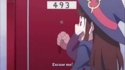 Anime kız yanlış kapıyı a&ccedil;ıyor