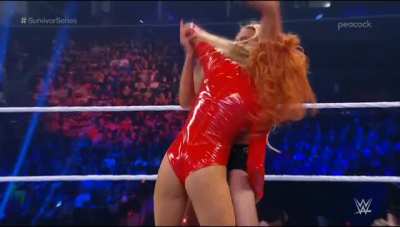 Charlotte grabbing Becky's 🍑