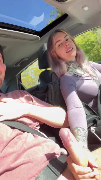 Very arousing to masturbate while driving
