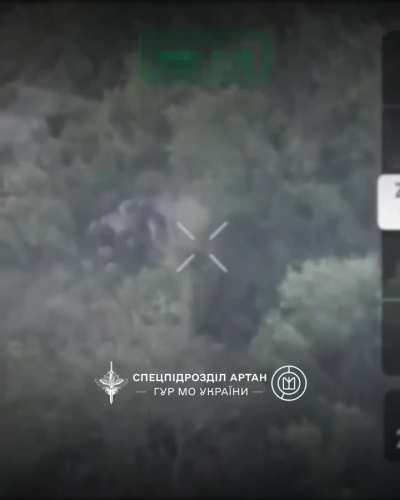 Ukrainian soldiers of the SOF unit "Artan" were hit by Russian drones but were able to leave their armored vehicle and continued their mission. Published 05.11.2025